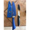 Image 1 : Diamond Sharp Knife Set with Sheaths and 2 Glazed Stoneware Bowls
