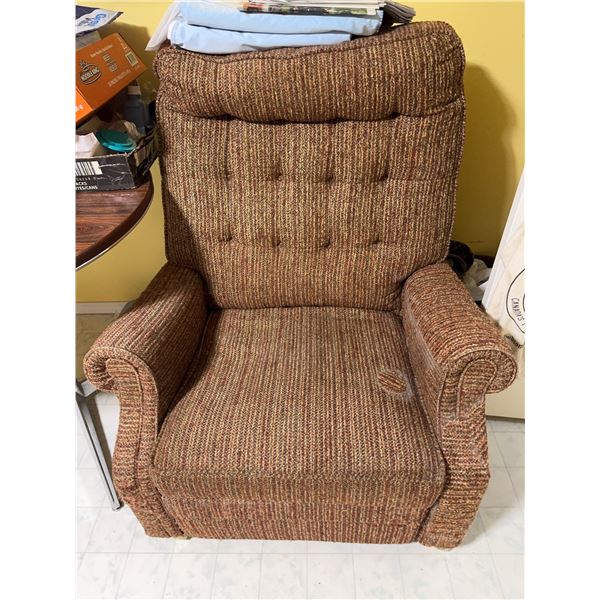 Brown Upholstered High-Back Recliner Armchair with Tufted Backrest