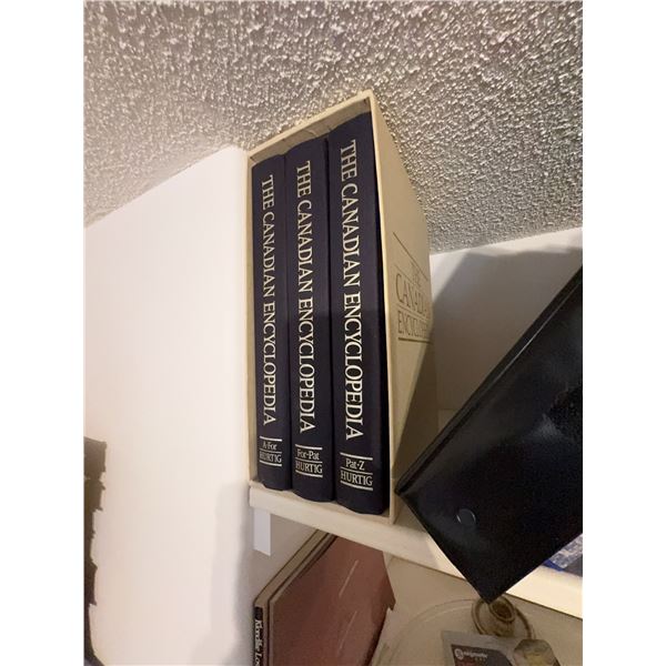 Vintage Wooden Cribbage Board Set with Art Deco Playing Cards and Dice