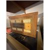 Image 5 : Vintage Wooden Cribbage Board Set with Art Deco Playing Cards and Dice
