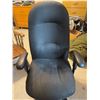 Image 2 : Black Fabric Ergonomic Swivel Office Chair With Armrests and High Back