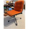 Image 2 : Mid-Century Modern Orange Upholstered Swivel Office Chair on Casters