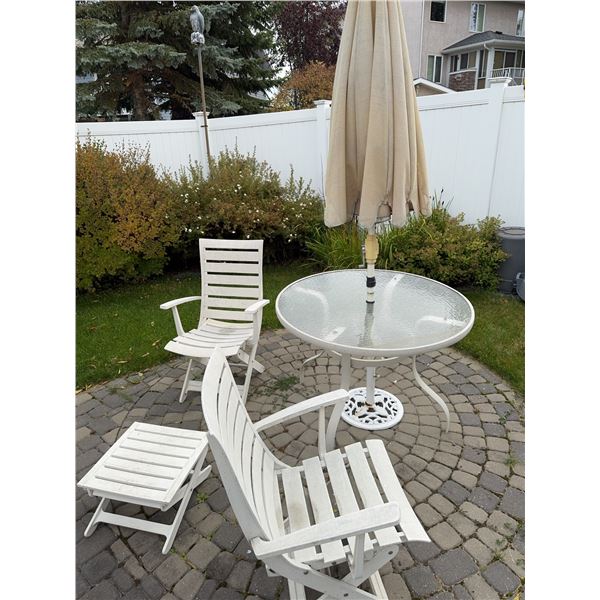 White Outdoor Patio Set With Glass Table, 2 Chairs, Footrest, And Umbrella
