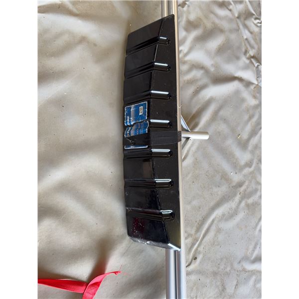 Aluminium Snow Roof Shovel with Black Blade and Long Handle