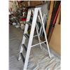 Image 1 : Aluminum Folding Step Ladder with 5 Steps and Non-Slip Tread