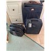 Image 1 : Luggage Set: Samsonite, Ricardo Rolling Bags, Swiss Gear Laptop Bag