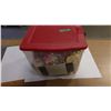Image 4 : UNCLAIMED STORAGE:  RUBBERMAID TOTE C/W ASSORTED BOWS
