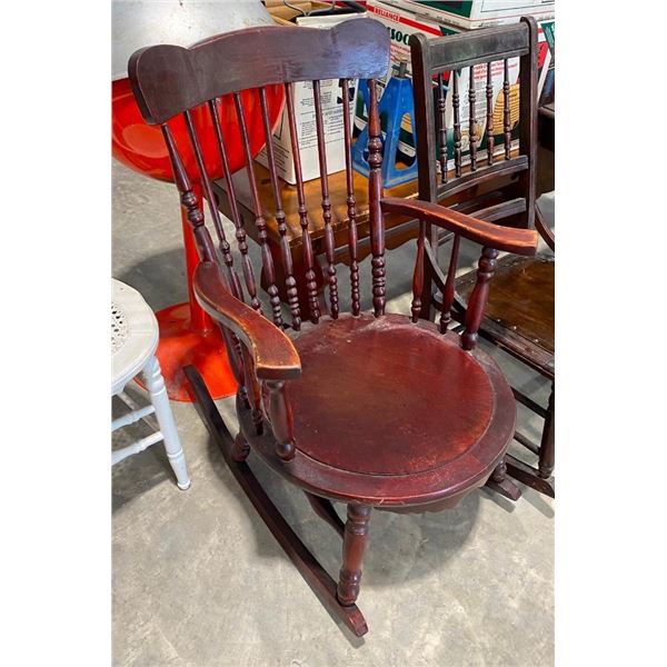 WOODEN ROCKING CHAIR