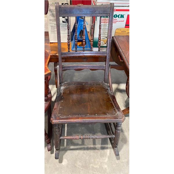 WOODEN ROCKING CHAIR