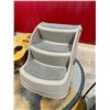 Image 1 : PET STEPS