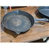 Image 1 : CAST IRON PAN