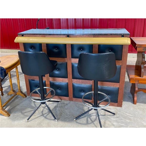 5FT BAR AND 2 BAR STOOLS