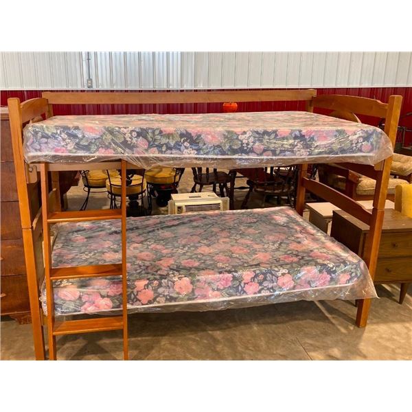 SINGLE SIZE WOODEN BUNK BED