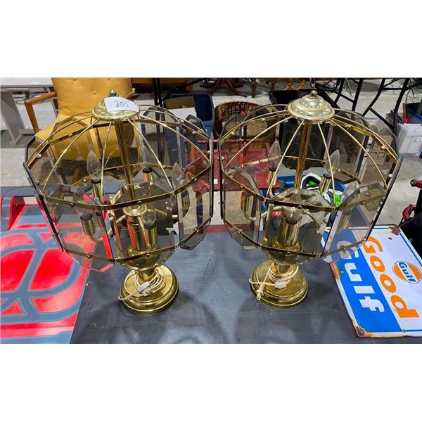 2 LAMPS
