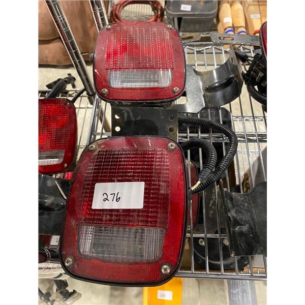 SET OF TWO TAIL LIGHTS - 7X5.5IN LIGHT