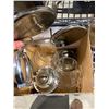 Image 1 : 2 OIL LANTERNS