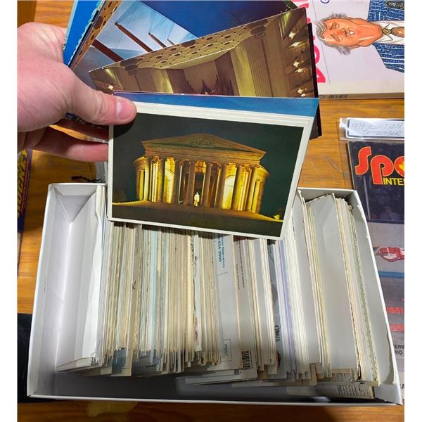 APPROX. 500 US COLLECTIBLE POSTCARDS