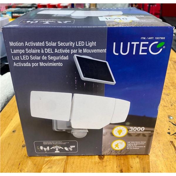 MOTION ACTIVATED SOLAR SECURITY LIGHT
