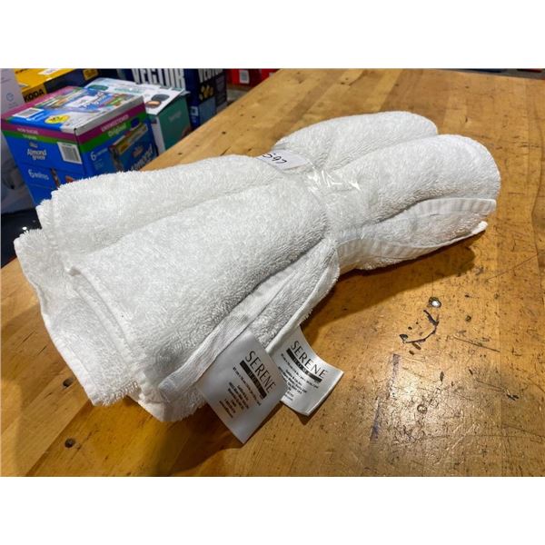 2 WHITE 16X30IN TOWELS