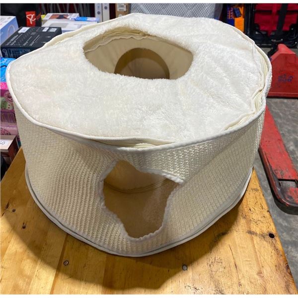 MULTI-FUNCTIONAL CAT BED