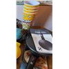 Image 3 : Dash Mini Waffle Makers, Mini Cake Pop Maker, Crepe Maker & Popcorn Cups
