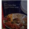 Image 3 : Home Presence Fondue Plates Set of 4 and 2 Homestyles Vinyl Tablecloths