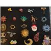 Image 1 : 20 Mixed Brooches Including Enamel, Rhinestone, and Christmas Designs
