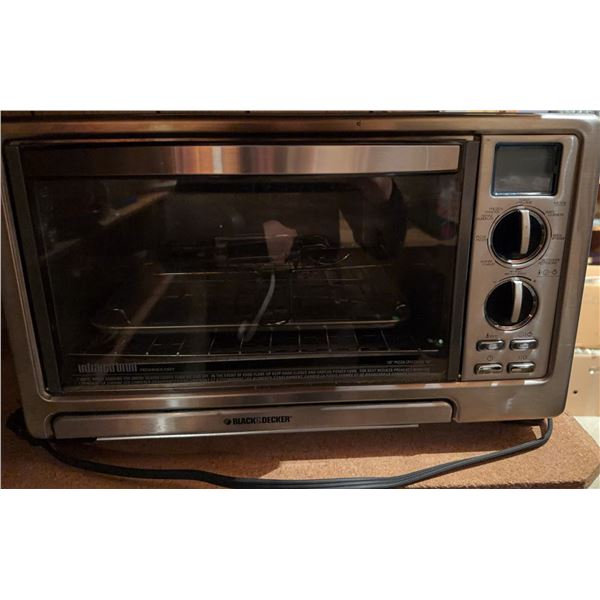Black+Decker Stainless Steel Countertop Convection Toaster Oven with Timer and Rack