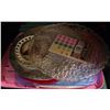 Image 3 : Clear Glass Dishes, Bowls, and Bakeware, Includes Textured and Leaf Patterns