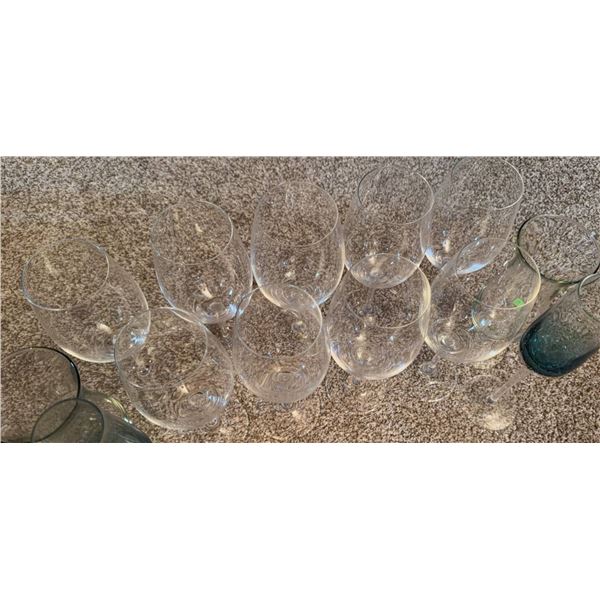 10 Clear Wine Glasses and 3 Blue-Tinted Tall Drinking Glasses