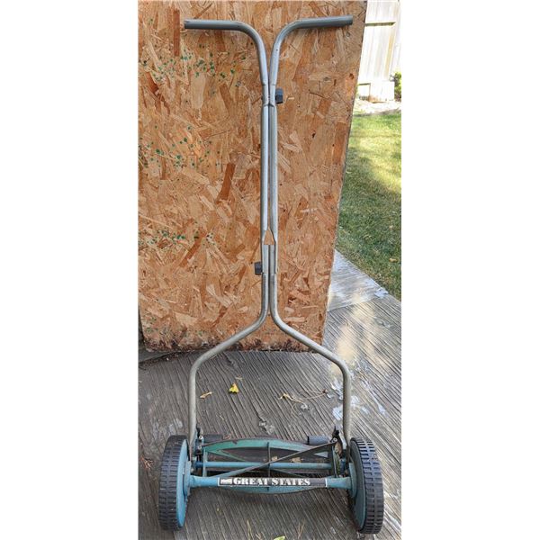 Great States Manual Reel Lawn Mower with Steel Frame and Cutting Cylinder