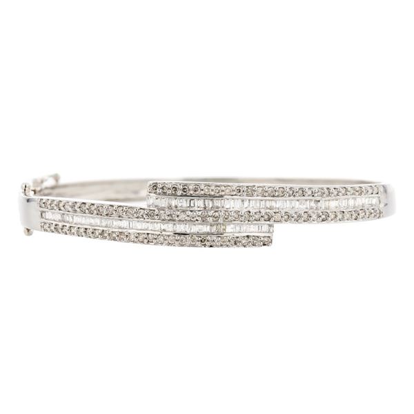 18K White Gold 0.90ctw Diamond Bangle