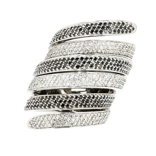 18K White Gold 2.65ctw Diamond Spiral Ring