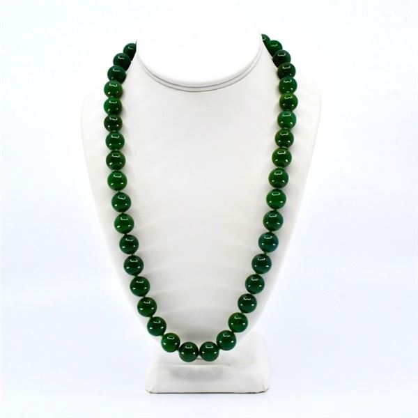 Fine Jadeite & 1.35ct Diamond Necklace
