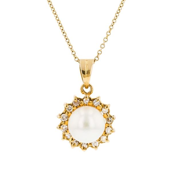 18K Yellow Gold Pearl & 0.30ct Diamond Pendant