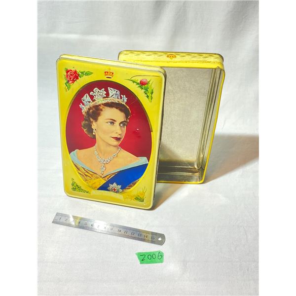 Vintage Queen Elizabeth II Walters' Palm Toffee Souvenir Tin