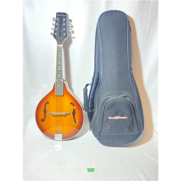 Beaver Creek BCMM201 Sunburst Mandolin with Gig Bag