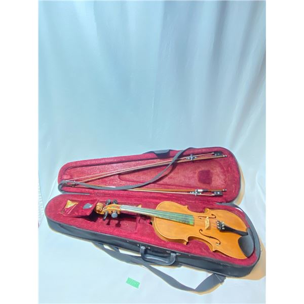 Violin Stradivarius Copy with Two Bows & Hard Case