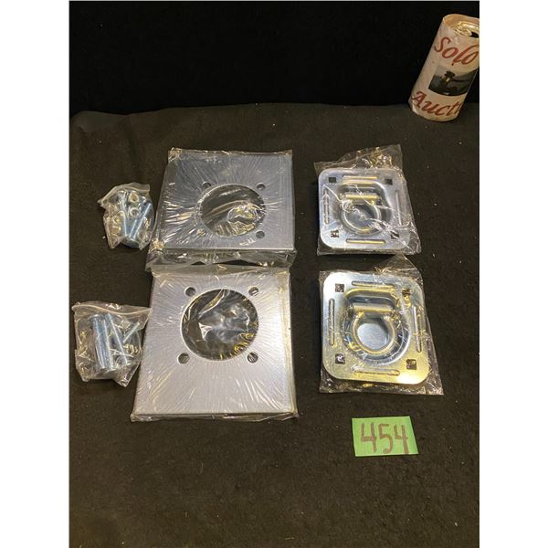 Tie down bracket/hook