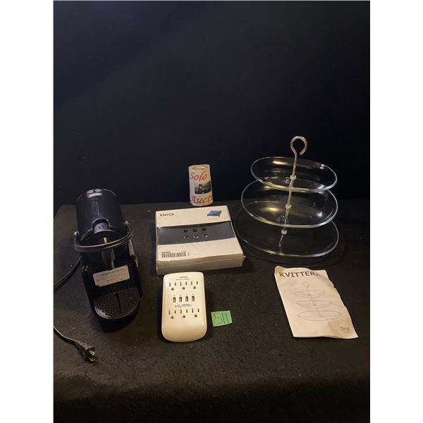 Assorted kitchen items