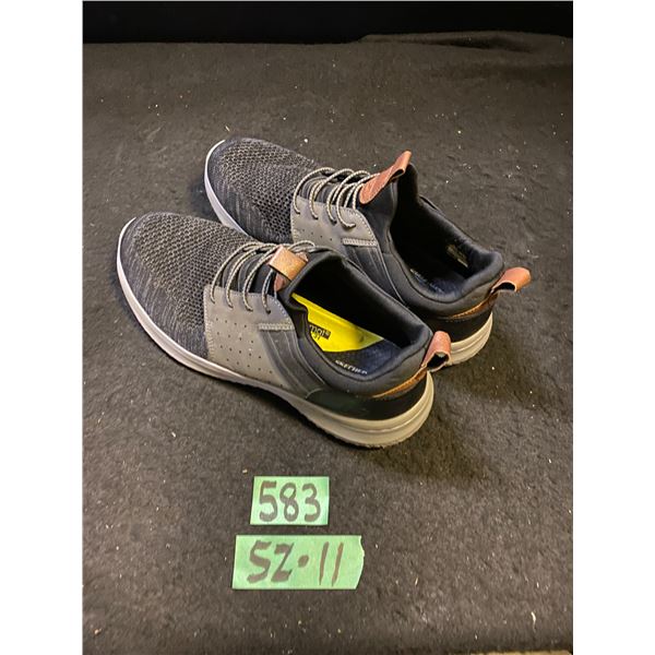 Sketchers Men's shoes size 11