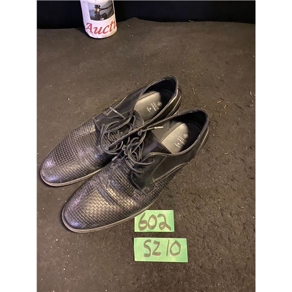 Men's dress shoes size 10