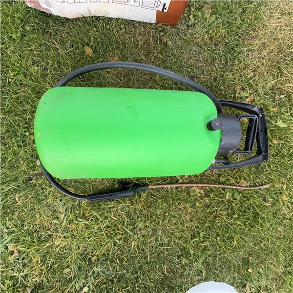Green Plastic Handheld Pump Sprayer with Hose and Handle