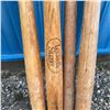 Image 2 : 4 Wooden Baseball Bats Including Louisville Slugger and Johnny Bench