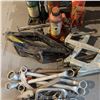 Image 3 : Bottle Jacks, Scissor Jacks, Wrenches And Oil Filter Tools Lot
