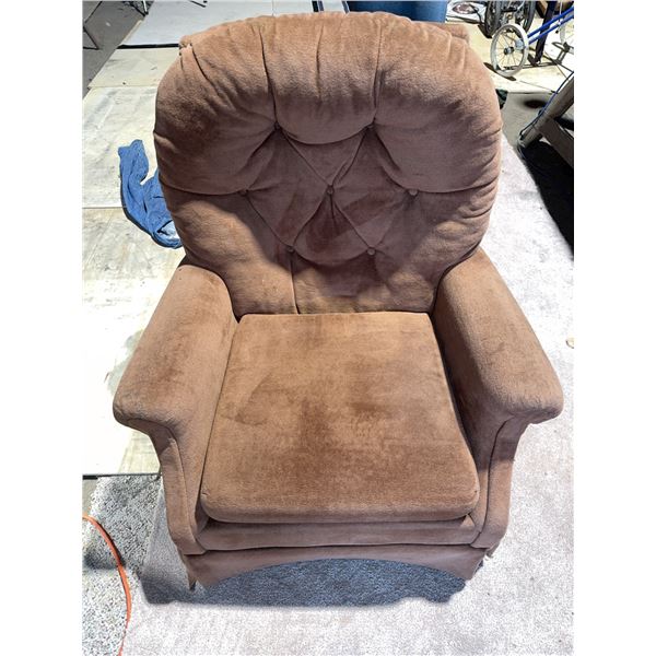 Brown Tufted Upholstered Armchair With Cushion Seat