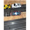 Image 9 : Electric Slot Car Track Set with 5 Cars, Power Supply, Track Pieces, Works Amazing