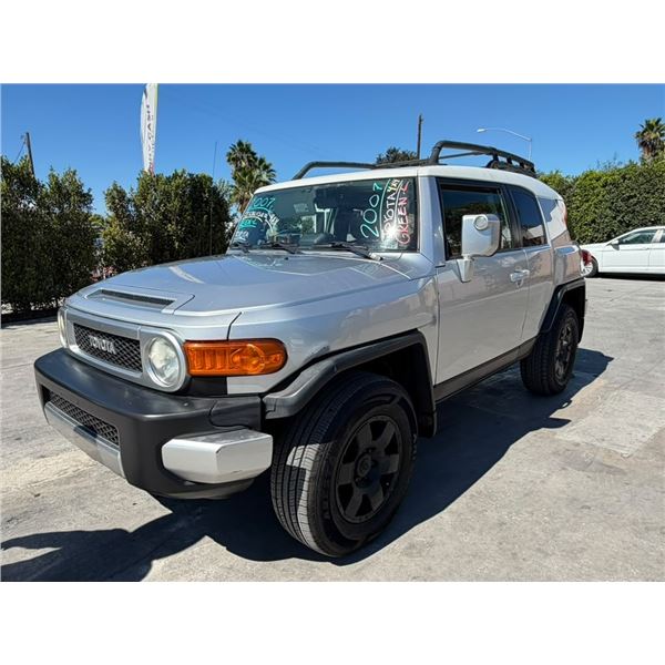 TOYT FJ CRUISER 2007 O/S TITLE 2 DAYS