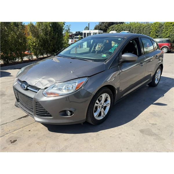 FORD  FOCUS  2012 SALV T/DONATION