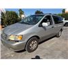 Image 1 : TOYT SIENNA 2002 T-DONATION